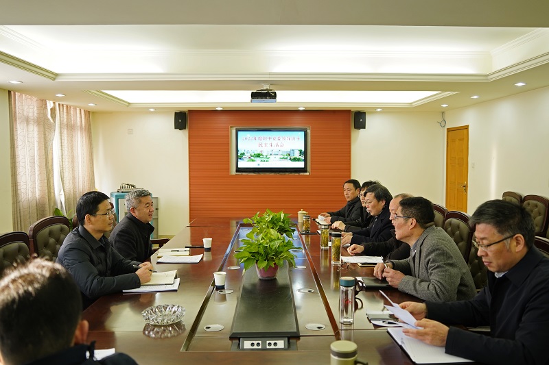 说明: https://www.ahnu.edu.cn/__local/0/52/FA/F87084417A243C3F2045F298C0E_5D4CD149_2642F.jpg
